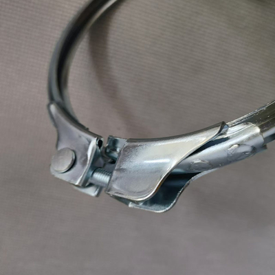 2.0mm Ketebalan Heavy Duty Galvanized atau Stainles Steel 304 Pipe Clamps dengan Sealing Rings